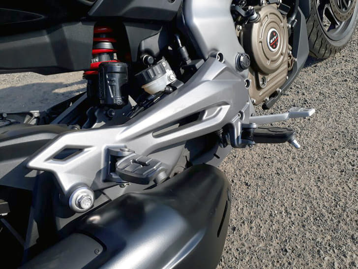 2017 Bajaj Dominar 400 image gallery