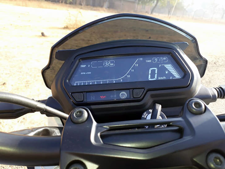 2017 Bajaj Dominar 400 image gallery