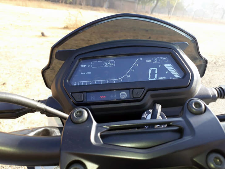 2017 Bajaj Dominar 400 image gallery