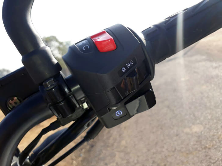 2017 Bajaj Dominar 400 image gallery