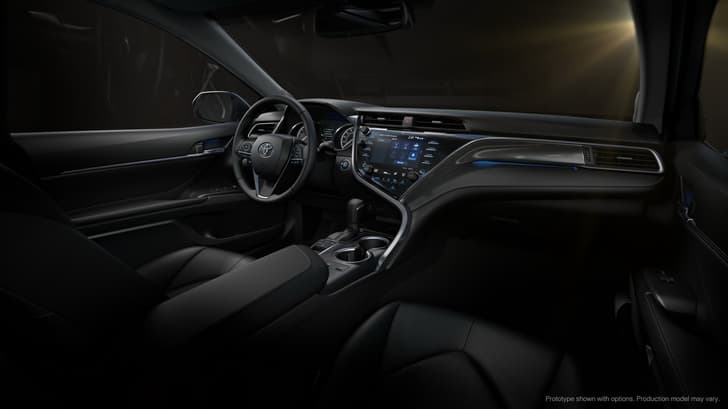 2017 Toyota Camry image gallery
