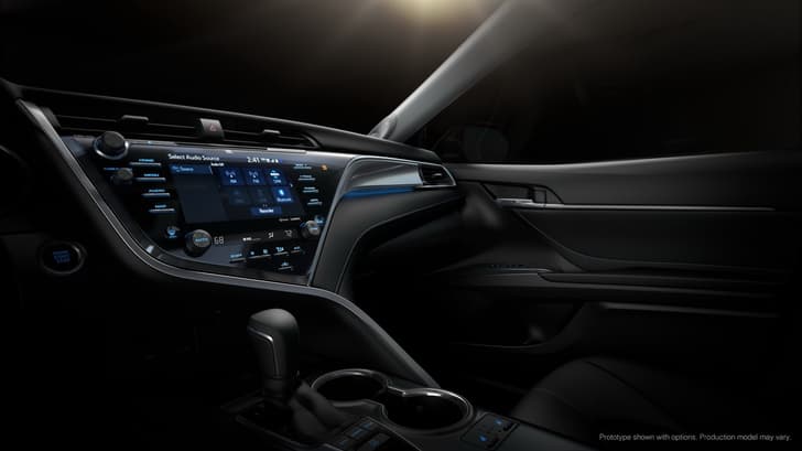 2017 Toyota Camry image gallery