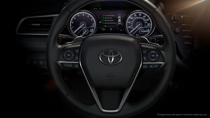 2017 Toyota Camry image gallery