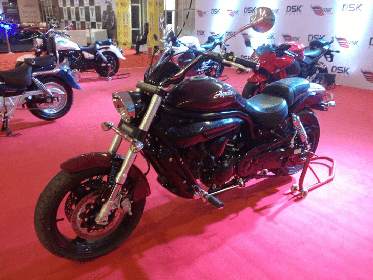 DSK Hyosung Aquila Pro.