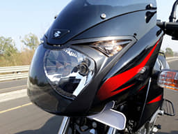 2017 Bajaj Pulsar NS200 image gallery