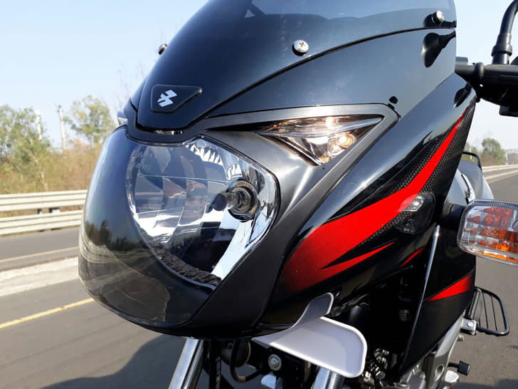 2017 Bajaj Pulsar NS200 image gallery