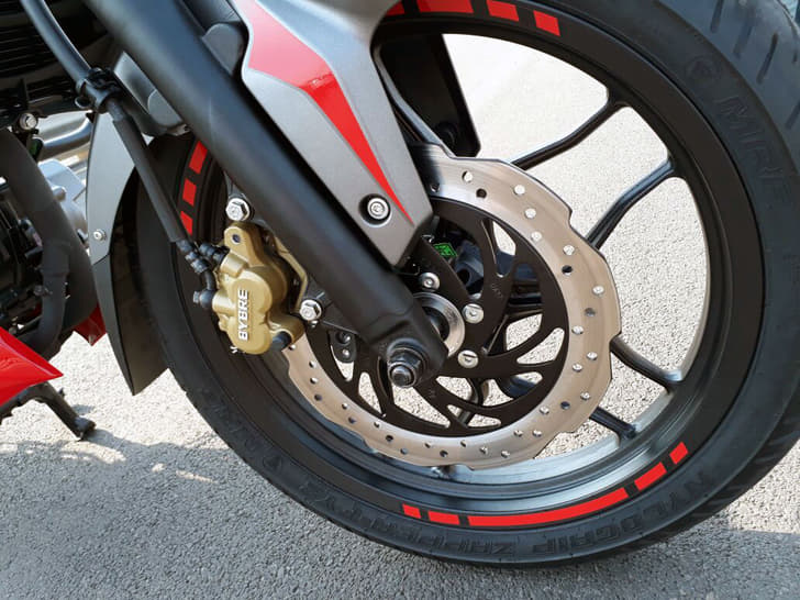 2017 Bajaj Pulsar NS200 image gallery