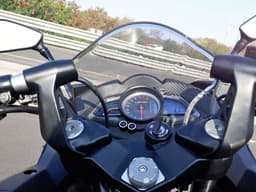 2017 Bajaj Pulsar RS200 image gallery