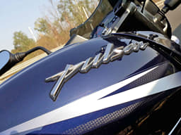 2017 Bajaj Pulsar 180 image gallery