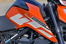 2017 KTM Duke 250 image gallery