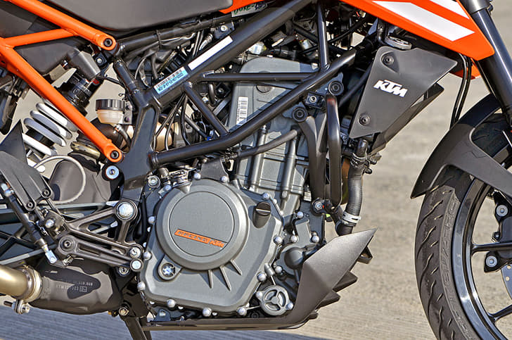 2017 KTM Duke 250 image gallery