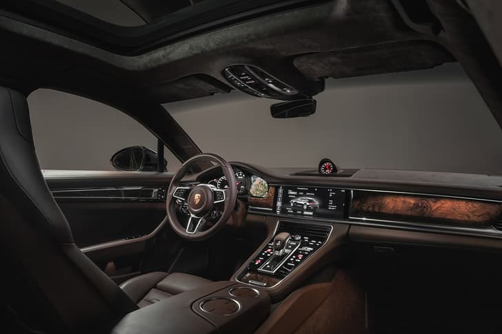 2017 Porsche Panamera Sport Turismo image gallery
