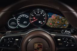 2017 Porsche Panamera Sport Turismo image gallery