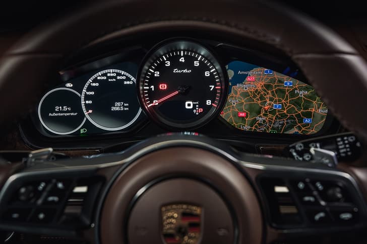 2017 Porsche Panamera Sport Turismo image gallery