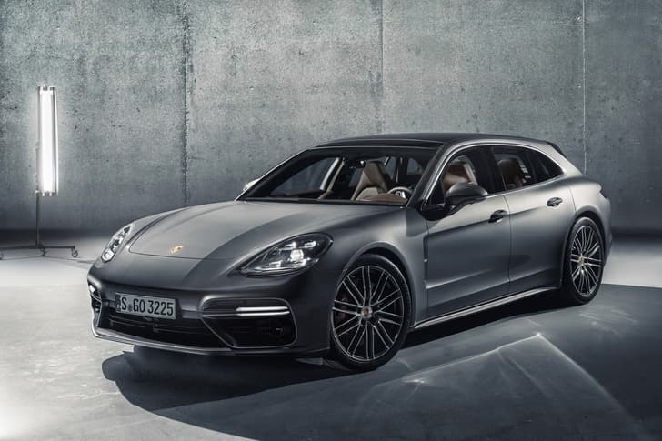 2017 Porsche Panamera Sport Turismo image gallery
