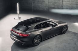 2017 Porsche Panamera Sport Turismo image gallery