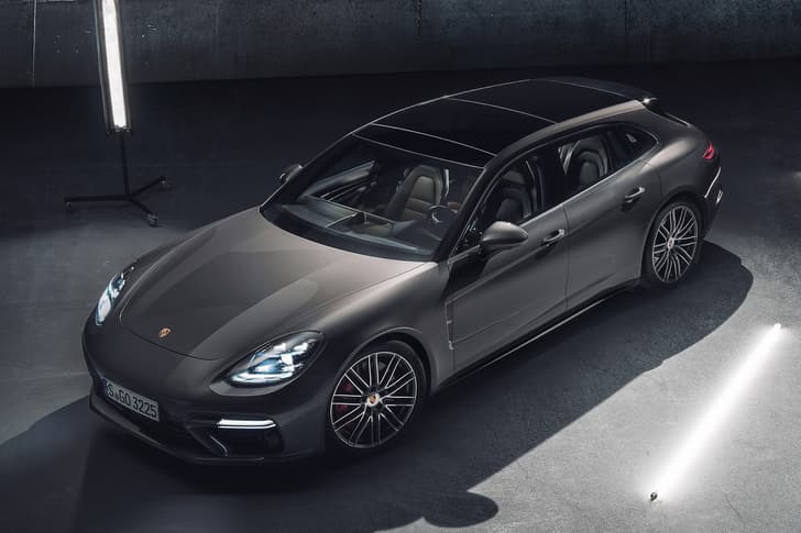 2017 Porsche Panamera Sport Turismo image gallery