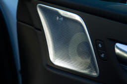 2017 Volvo XC60 image gallery