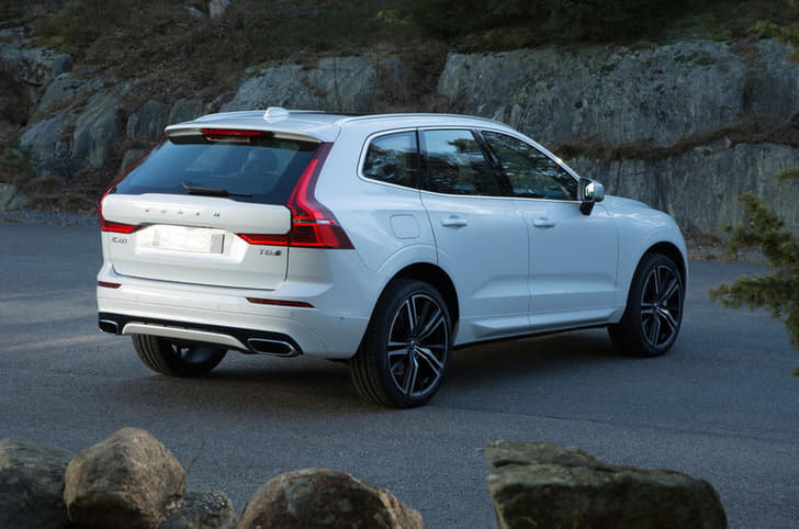 2017 Volvo XC60 image gallery
