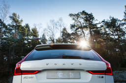 2017 Volvo XC60 image gallery