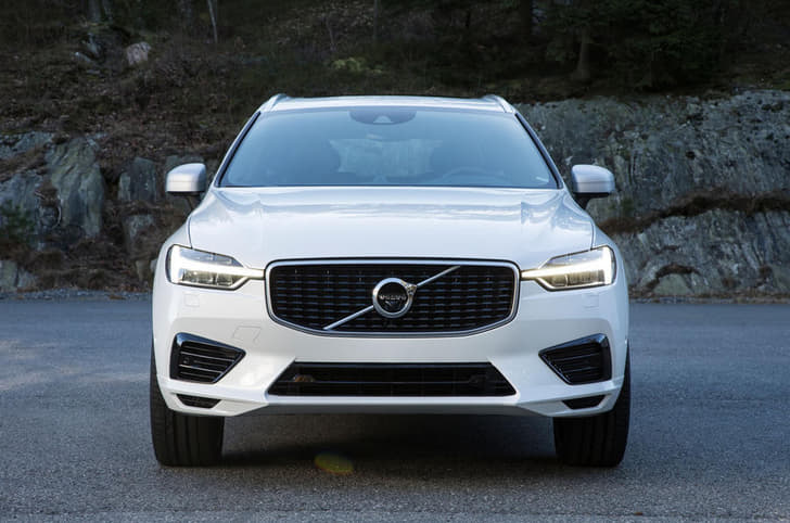 2017 Volvo XC60 image gallery