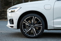 2017 Volvo XC60 image gallery