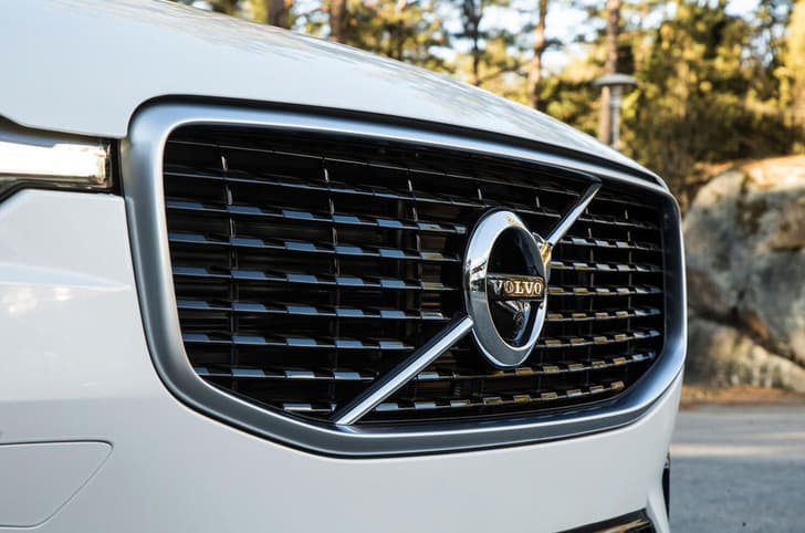 2017 Volvo XC60 image gallery