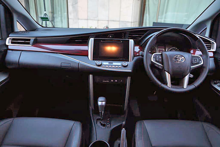 2017 Toyota Innova Touring Sport image gallery