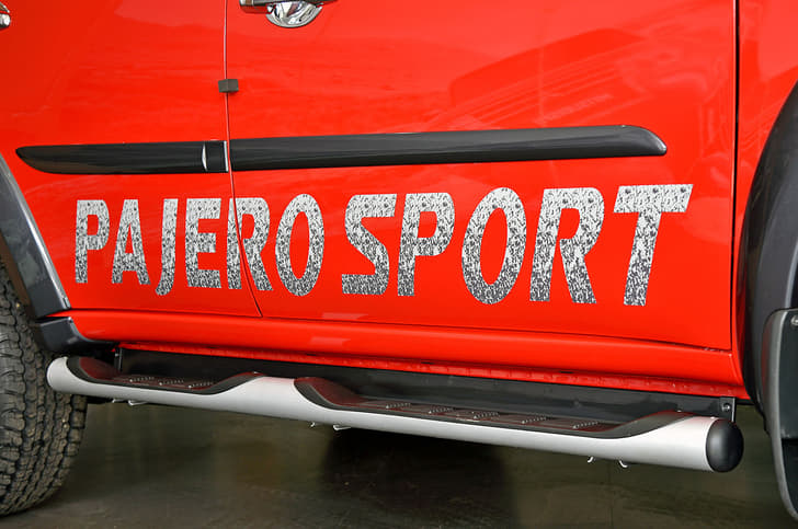 2017 Mitsubishi Pajero Sport Select Plus image gallery