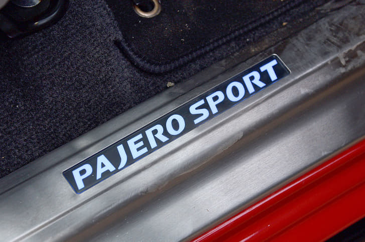 2017 Mitsubishi Pajero Sport Select Plus image gallery