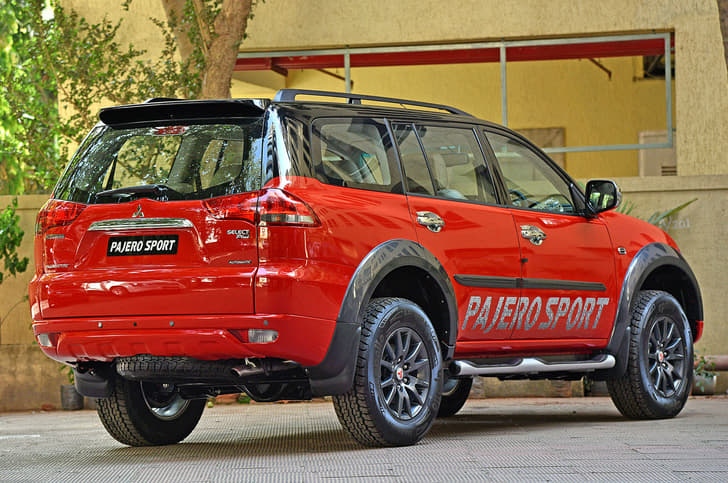 2017 Mitsubishi Pajero Sport Select Plus image gallery