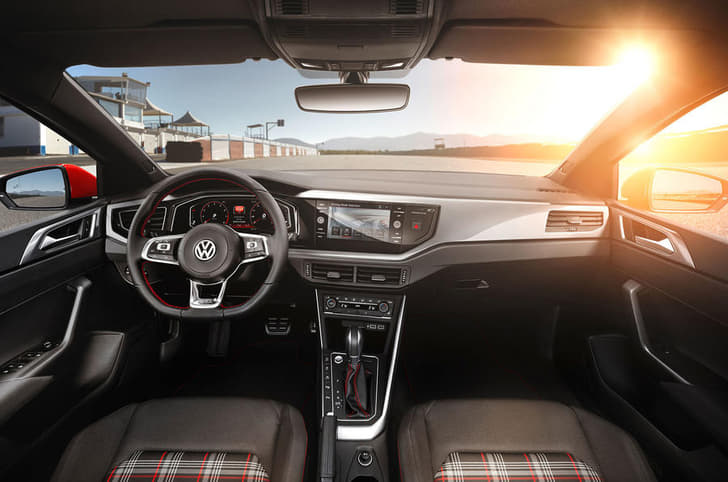 2018 Volkswagen Polo image gallery
