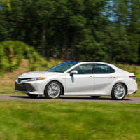 2017 Toyota Camry image gallery