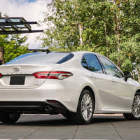 2017 Toyota Camry image gallery