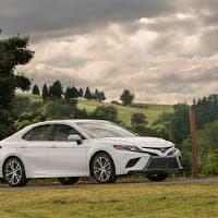 2017 Toyota Camry image gallery