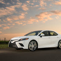 2017 Toyota Camry image gallery