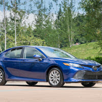 2017 Toyota Camry image gallery