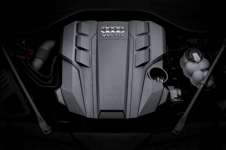 2017 Audi A8 image gallery