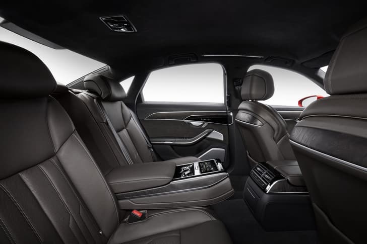 2017 Audi A8 image gallery
