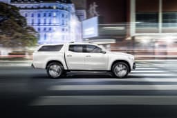2018 Mercedes X-Class pickup image gallery