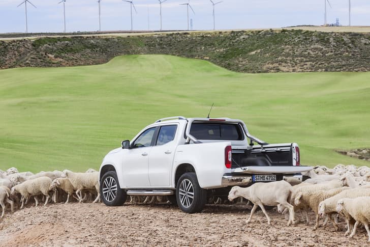 2018 Mercedes X-Class pickup image gallery