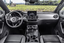 2018 Mercedes X-Class pickup image gallery