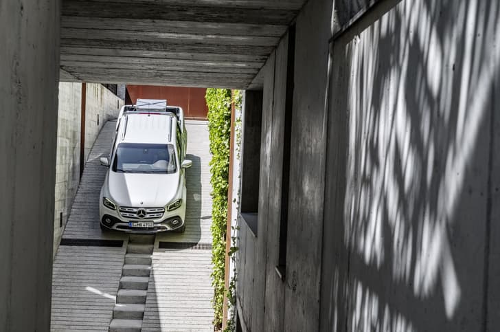 2018 Mercedes X-Class pickup image gallery
