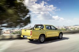 2018 Mercedes X-Class pickup image gallery