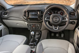 2017 Jeep Compass image gallery