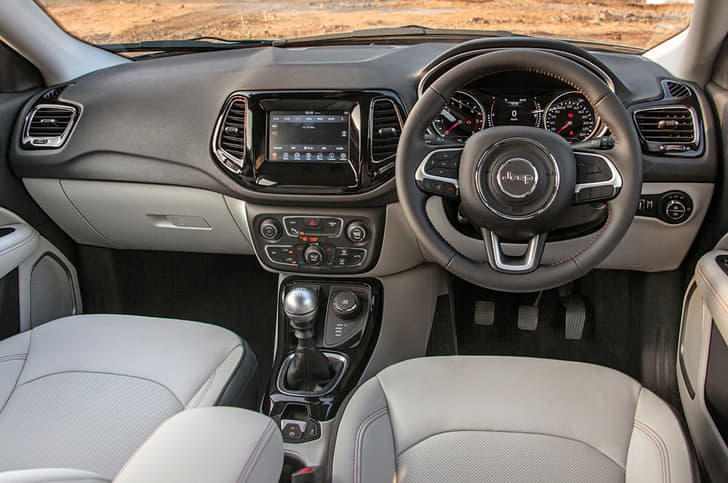 2017 Jeep Compass image gallery