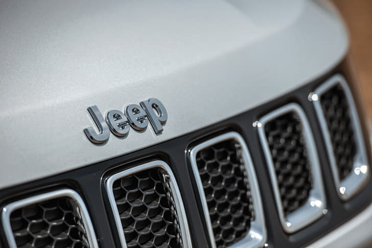 2017 Jeep Compass image gallery