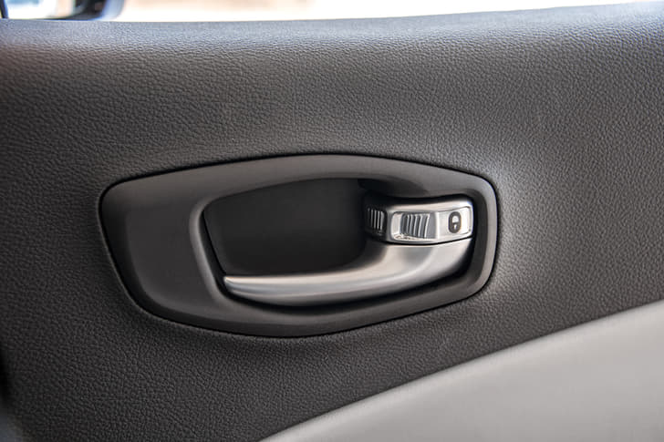 2017 Jeep Compass image gallery