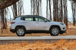 2017 Jeep Compass image gallery