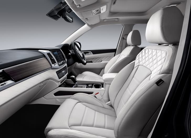 2017 SsangYong Rexton image gallery